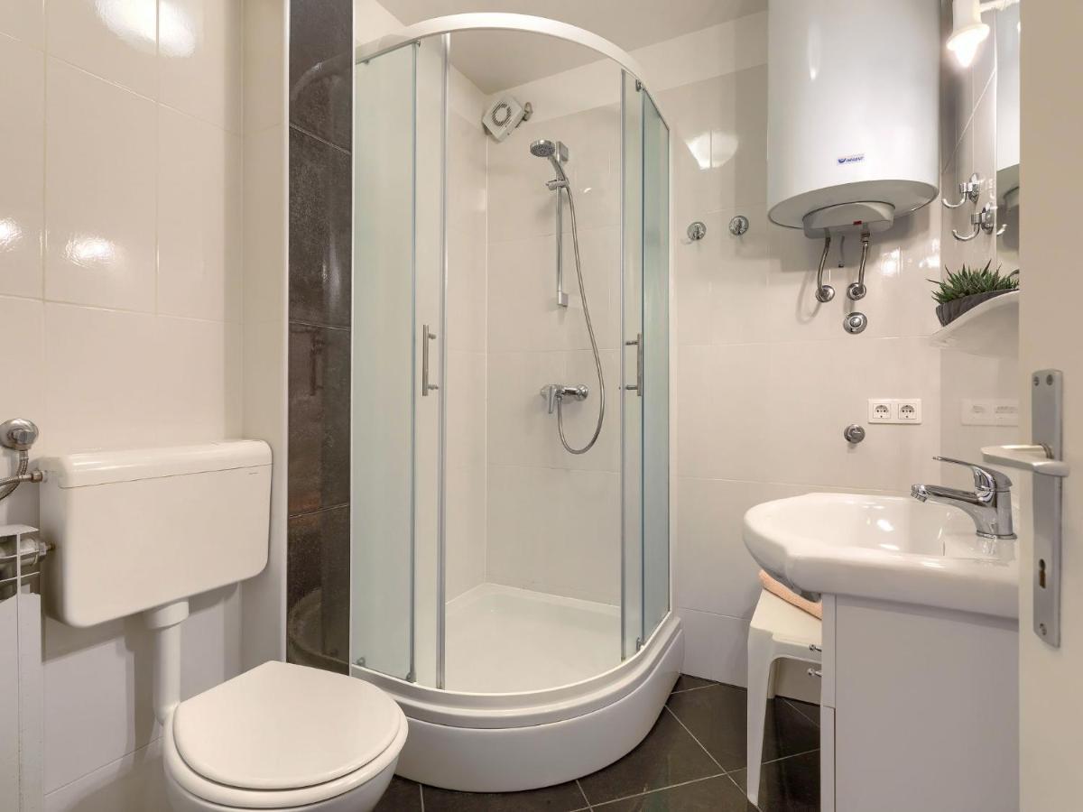 Apartment Zrinka-2 By Interhome Porec Ngoại thất bức ảnh